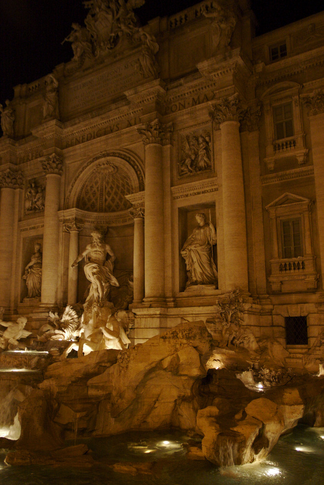 Fontana di Trevi II