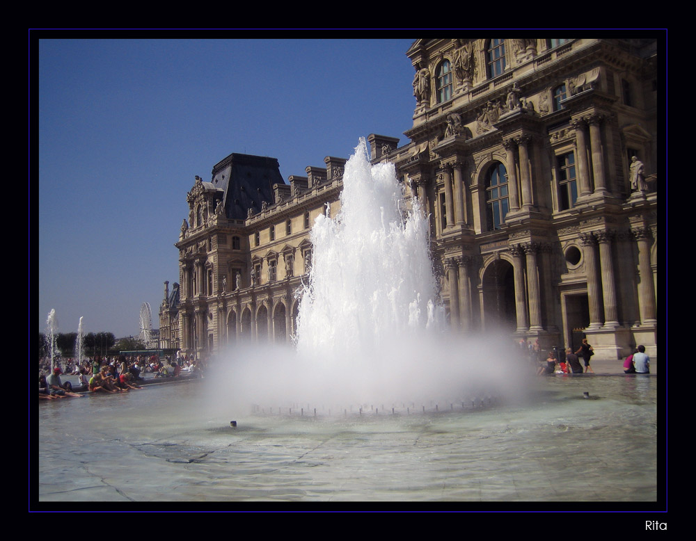 fontana Le Louvre