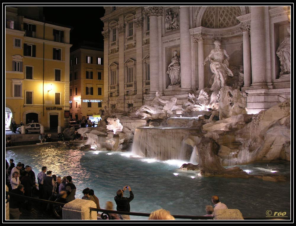 Fontana_di_Trevi_02