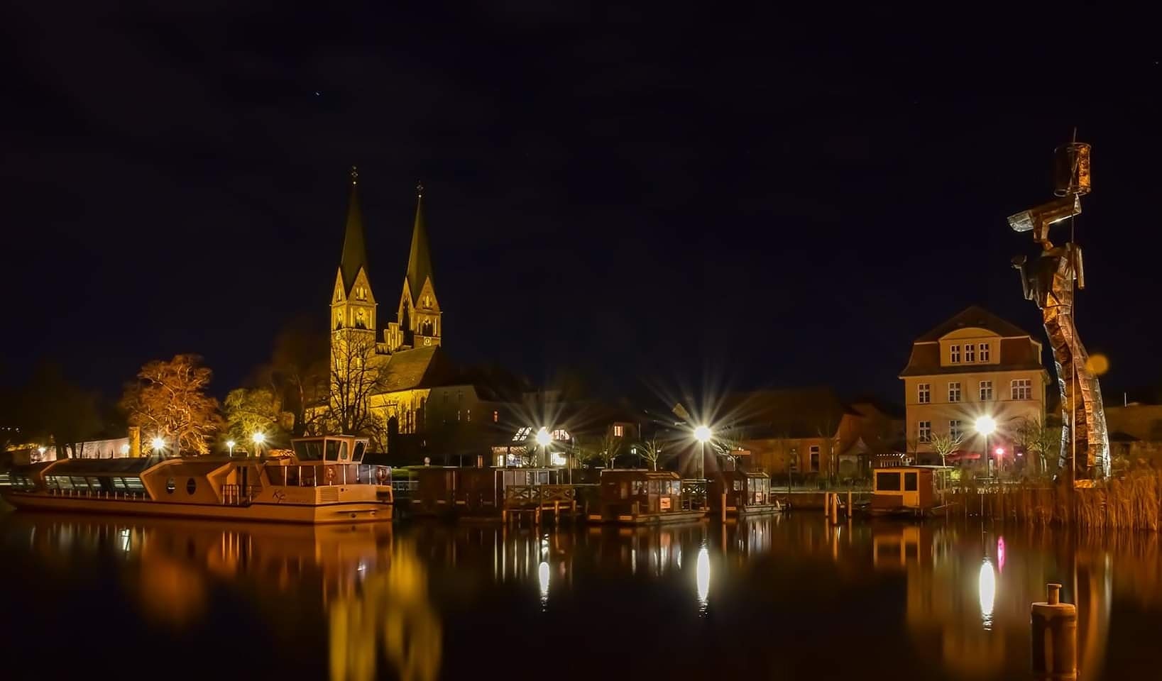 Fontanestadt Neuruppin am Abend am Bollwerk