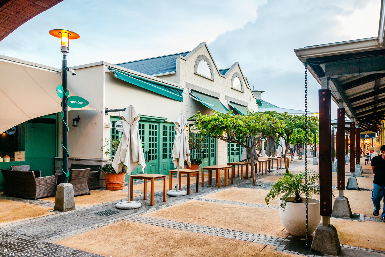 Food Court