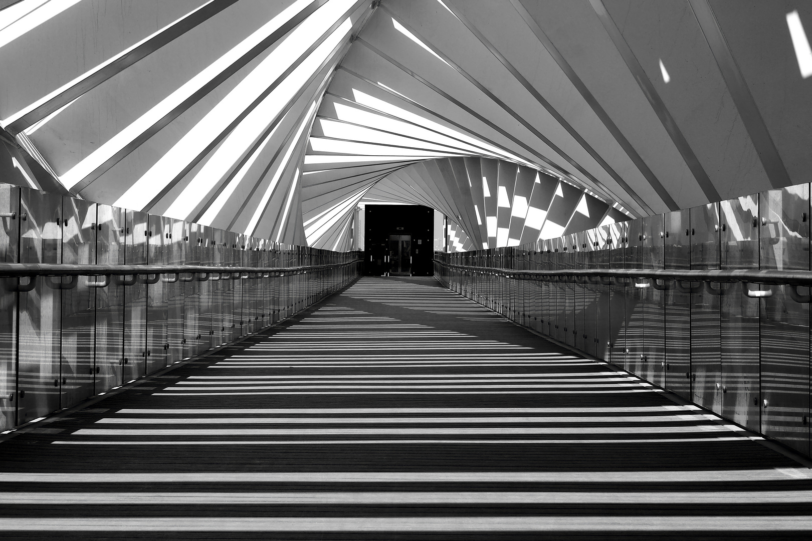 Footbridge Dubai bw