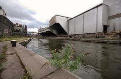 Footway along the Sambre River to Marchienne au Pont - 03