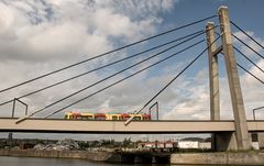 Footway along the Sambre River to Marchienne au Pont - 30