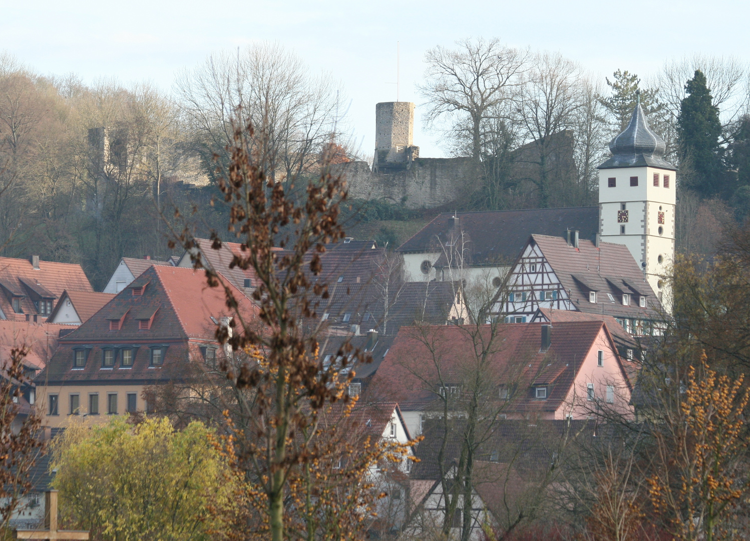 Forchtenberg "Schlossruine und Kirche im Herbst"