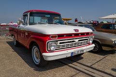 Ford 100 Pickup