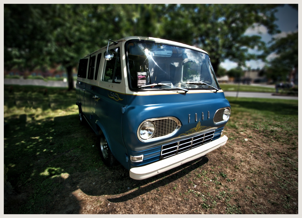 FORD BUS