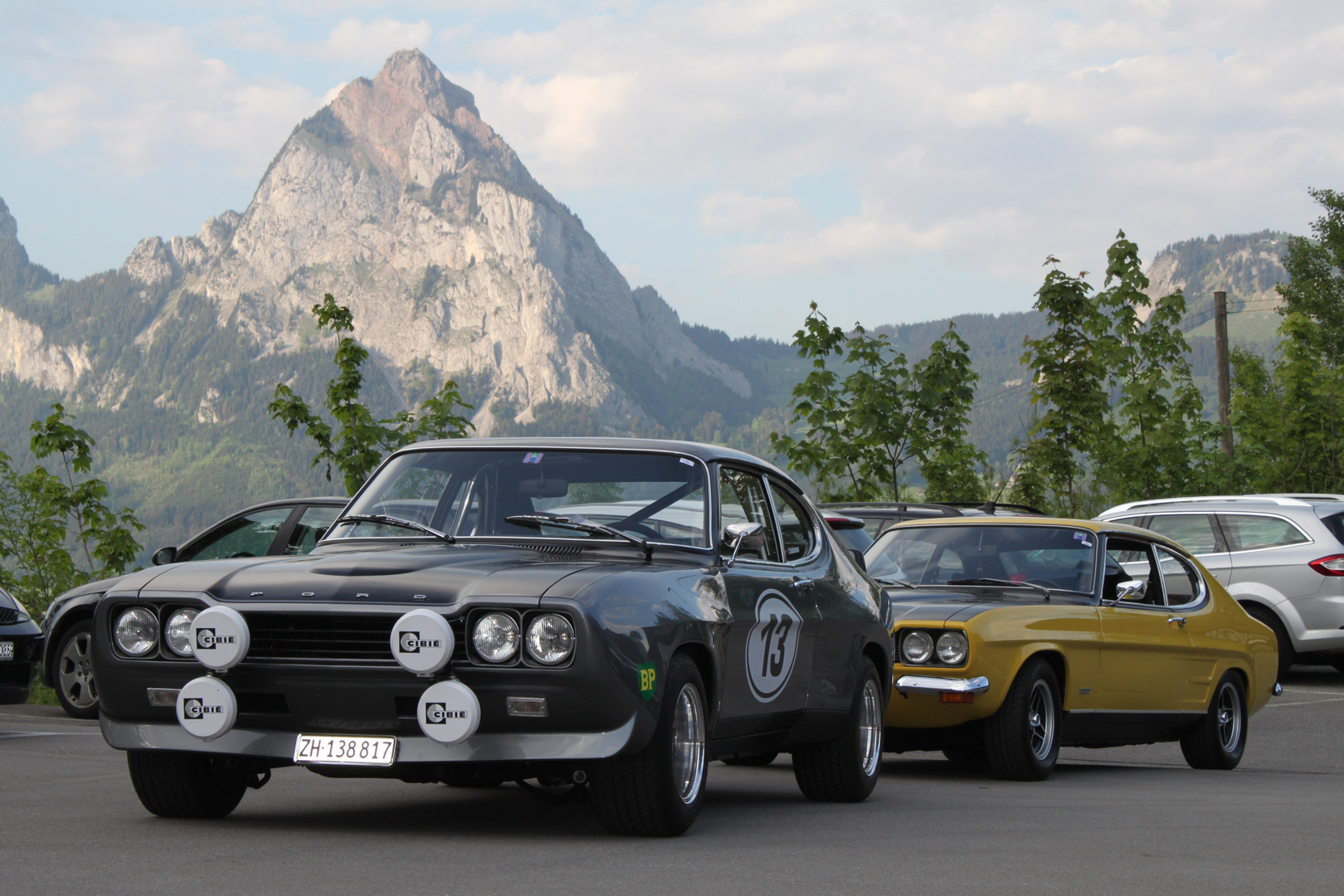 Ford Capri RS vor dem grossen Mythen