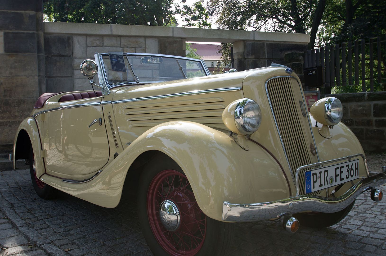 Ford Eifel Sport-Cabriolet