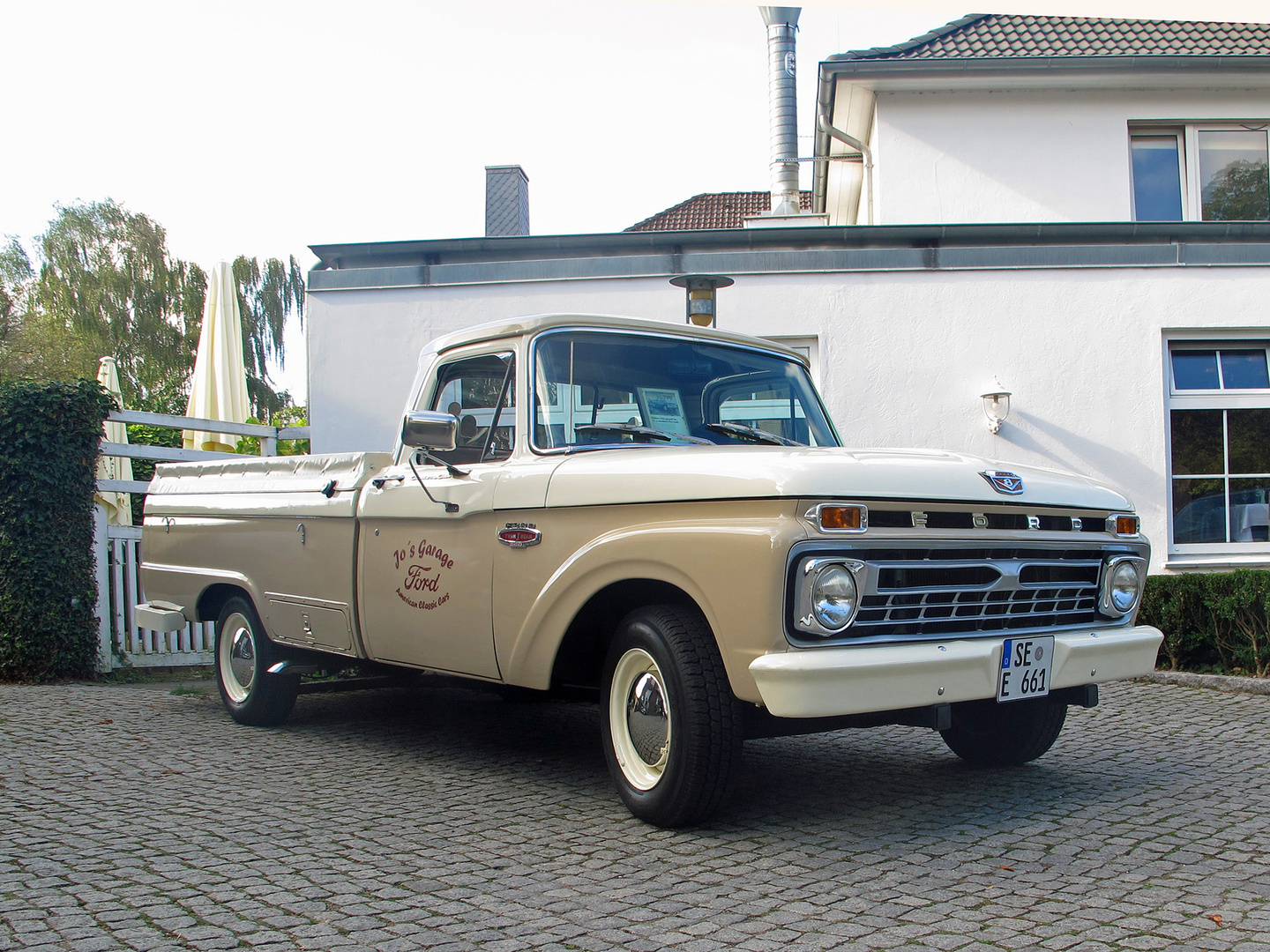 Ford F100 Pickup Truck