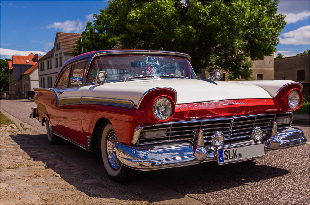 Ford Fairlane – dream in red (II)