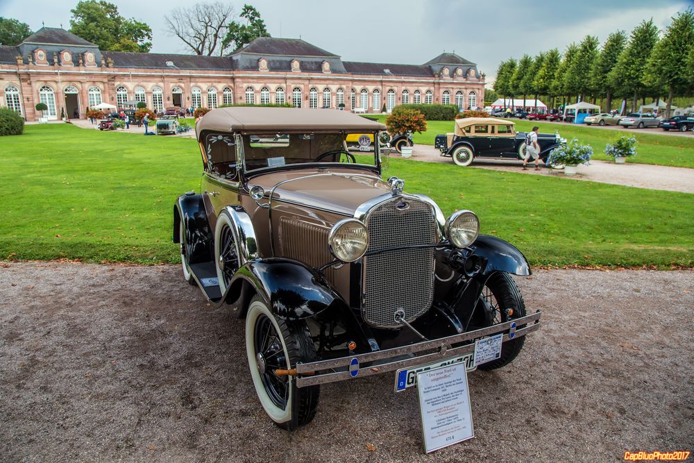 Ford Model A Deluxe Roadster bei Classic Cars Schwetzingen