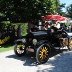 Ford Model T Roadster in der Totalen