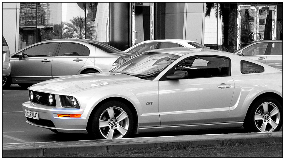 Ford Mustang GT (neu) in Dubai