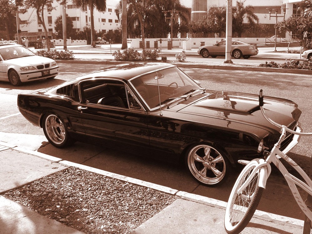 Ford Mustang V8 in Miami