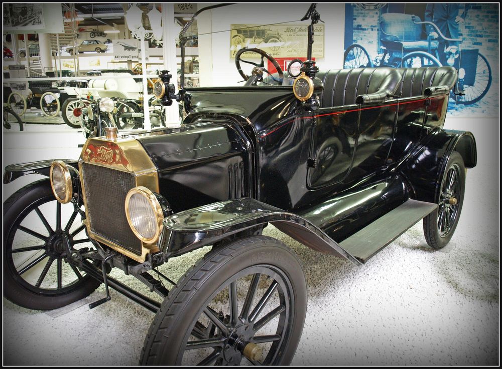 Ford T 1915  -  2.9 L   20 CV