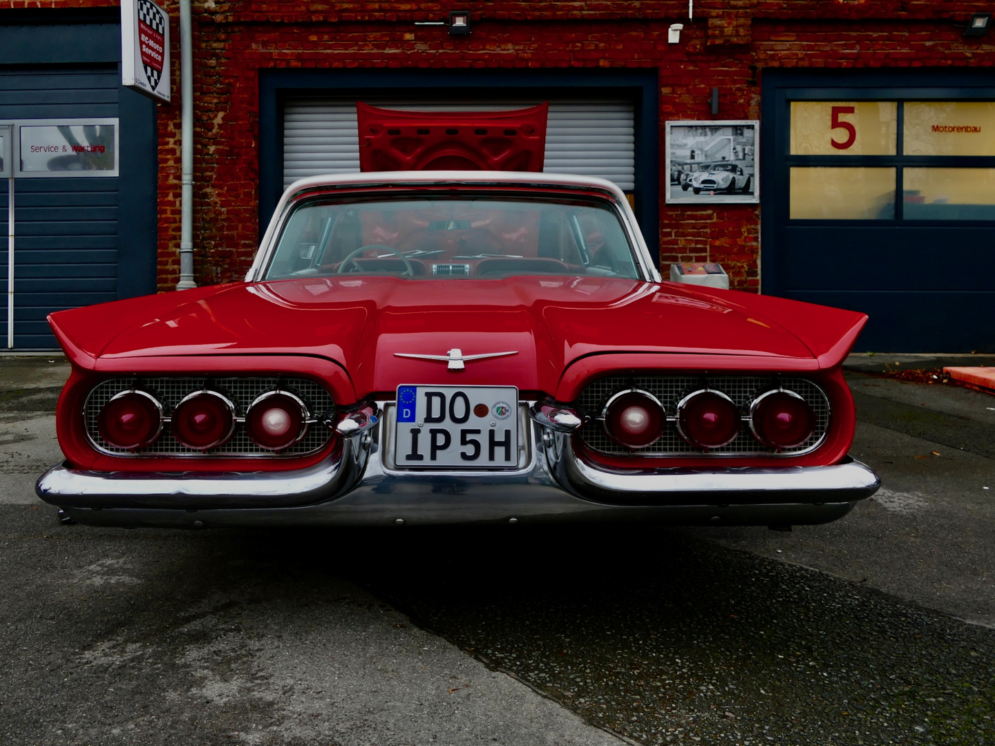 Ford Thunderbird...