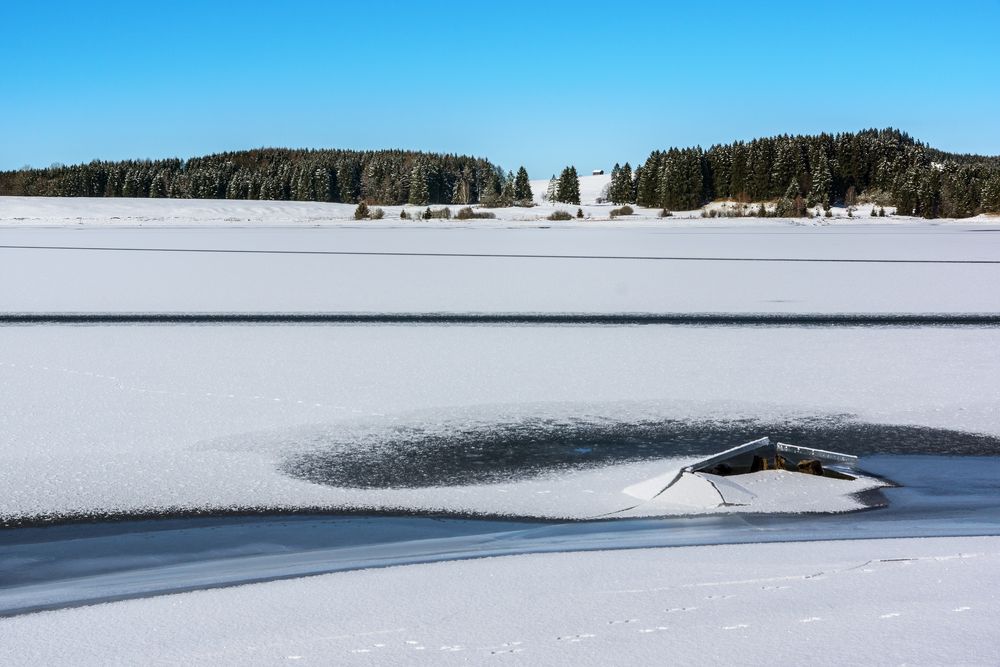 Forggensee im Winter Eislandschaft