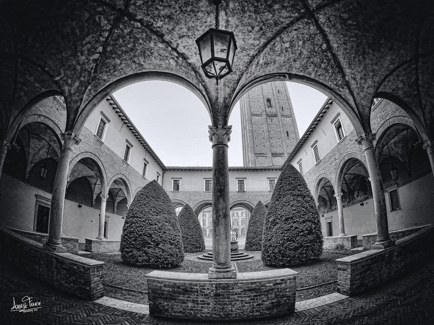 Forlì - Chiostro della Basilica di San Mercuriale