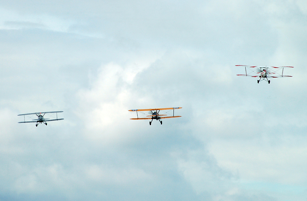 Formationsflug richtung Schloß Dyck / Classic Days