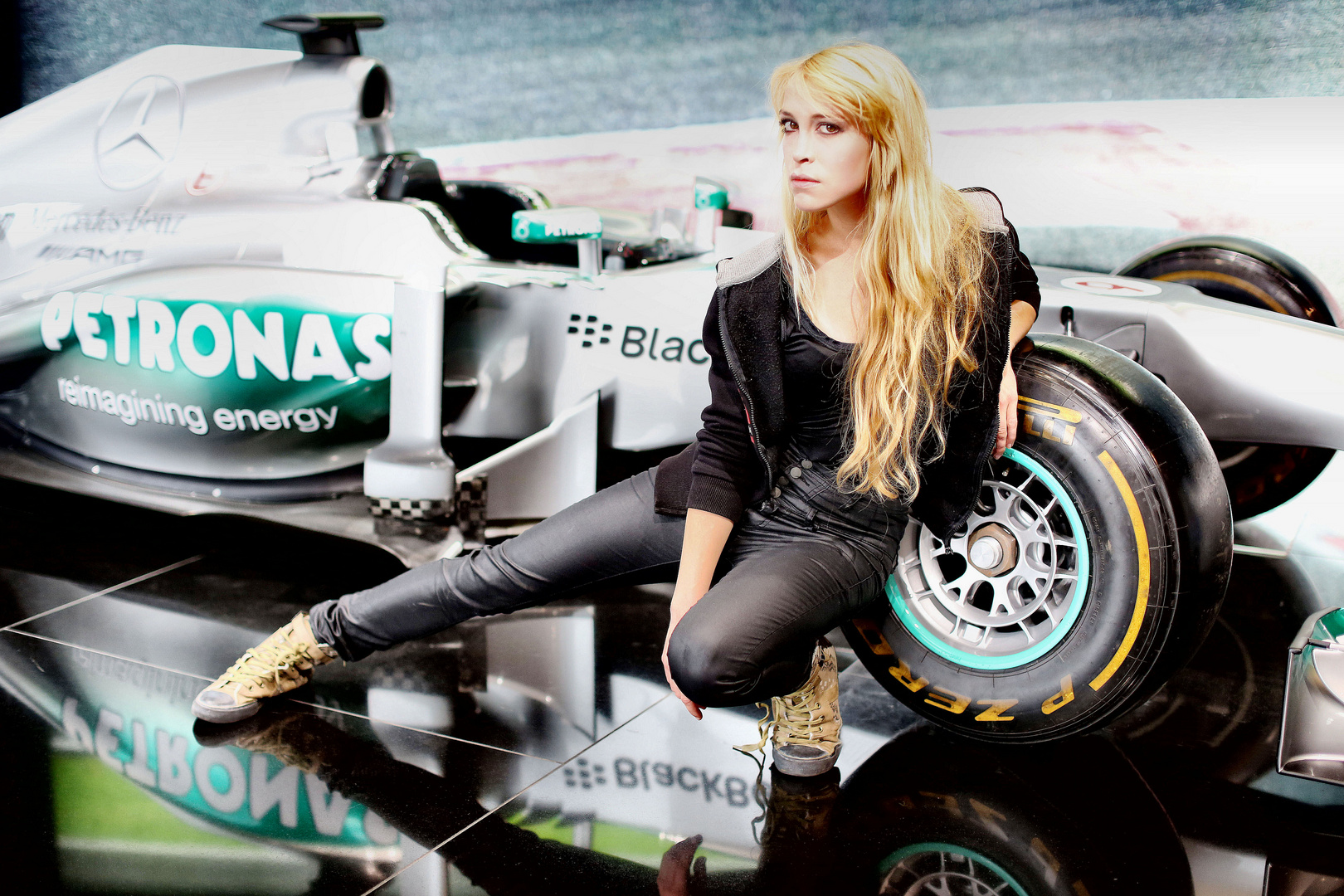 formel eins Foto & Bild | fashion, indoor, frauen Bilder ...