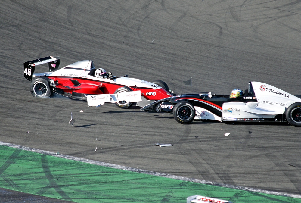 Formel Renault Crash am Nürburgring