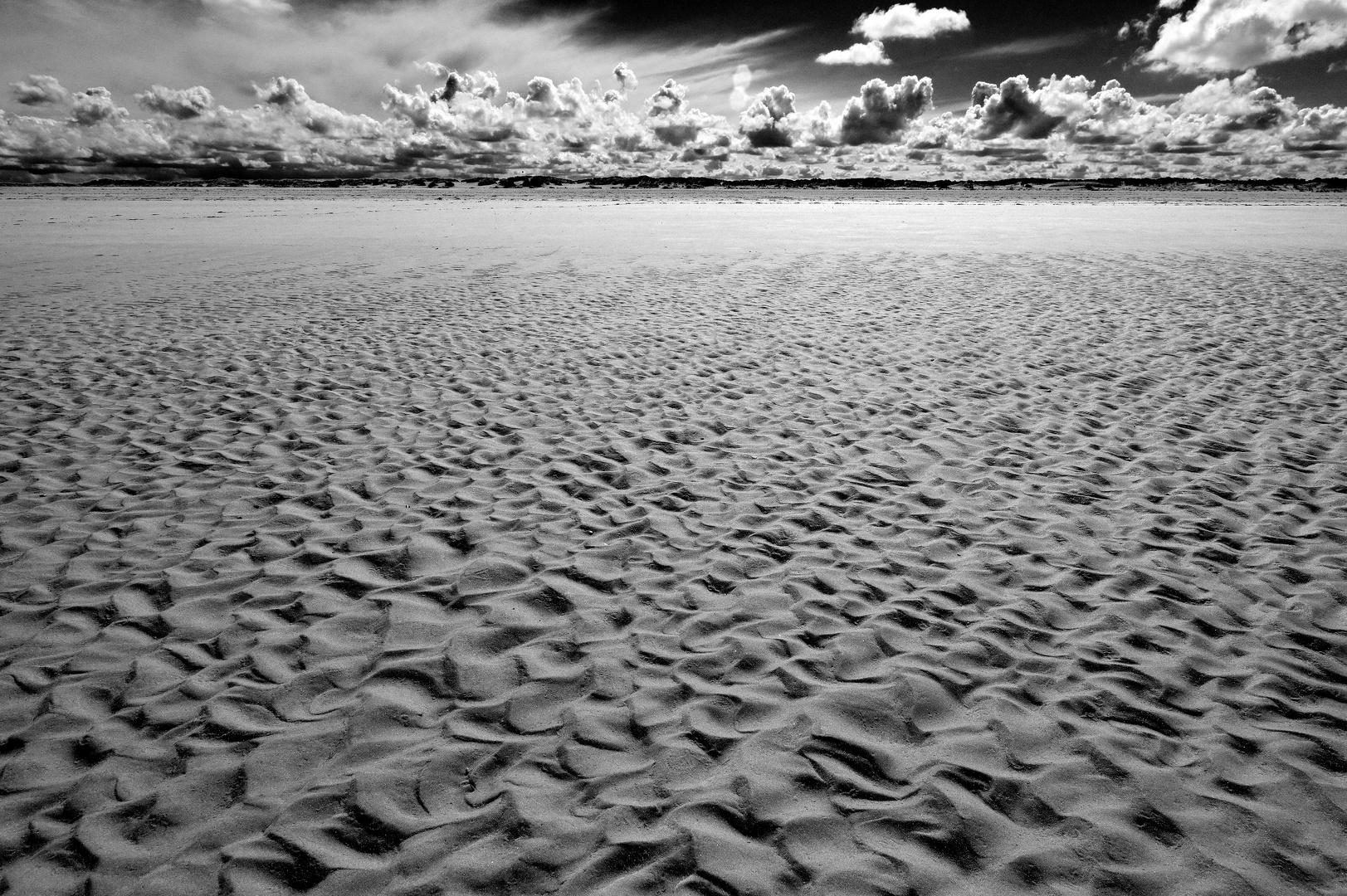 Formenspiel im Sand