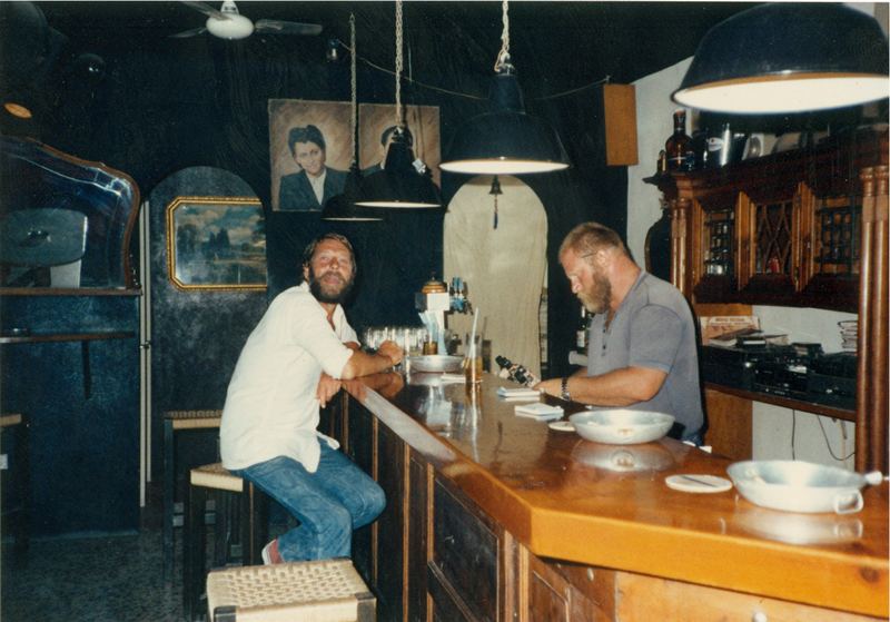 FORMENTERA - Tango Bar - KÖRNI mit Serviceman BÖRDI im Juli 1985