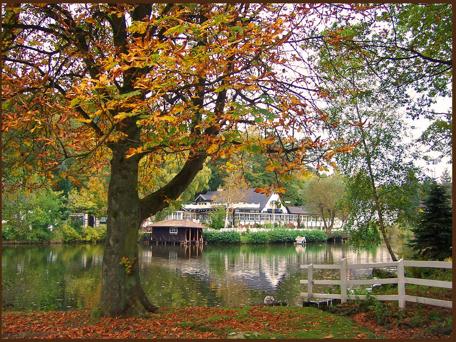 Forsthaus Seebergen im Herbst