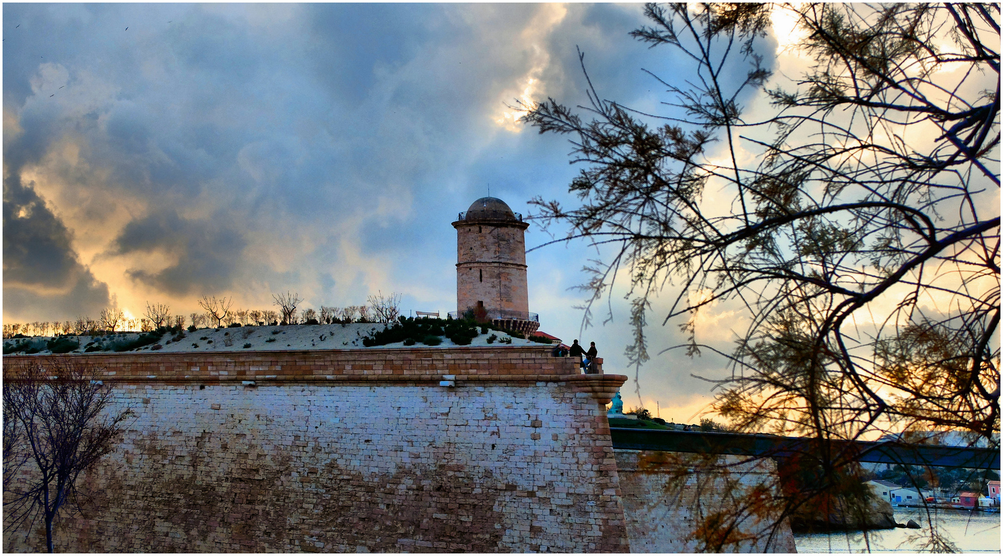 Fort couchant...