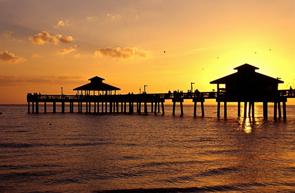 Fort Myers Pier im Sonnenuntergang