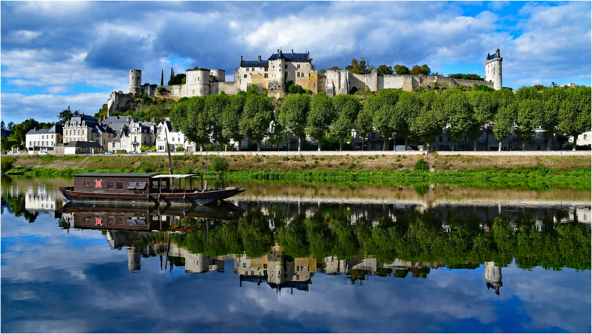 Forteresse de Chinon zum Spiegeltag