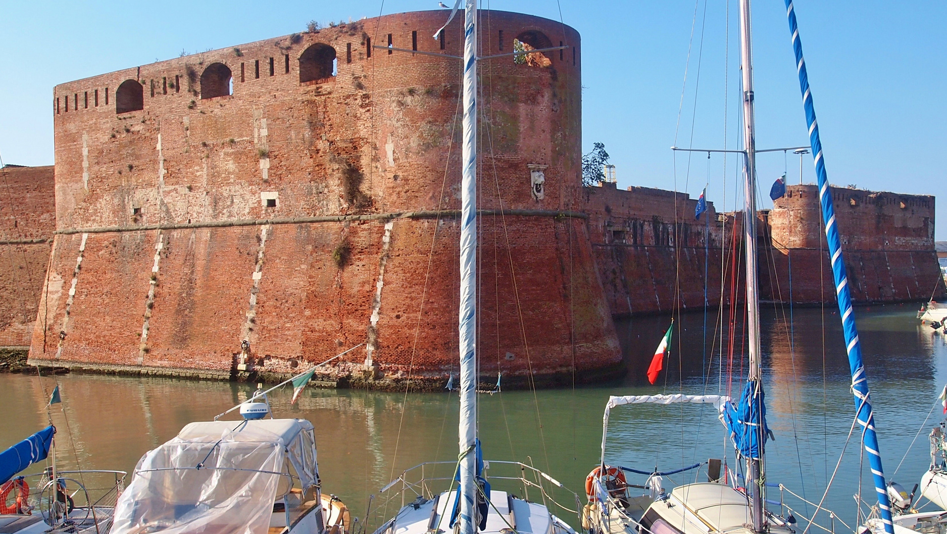 forteresse les pieds dans l eau...