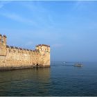 Fortification du Château des Scaligeri sur le lac