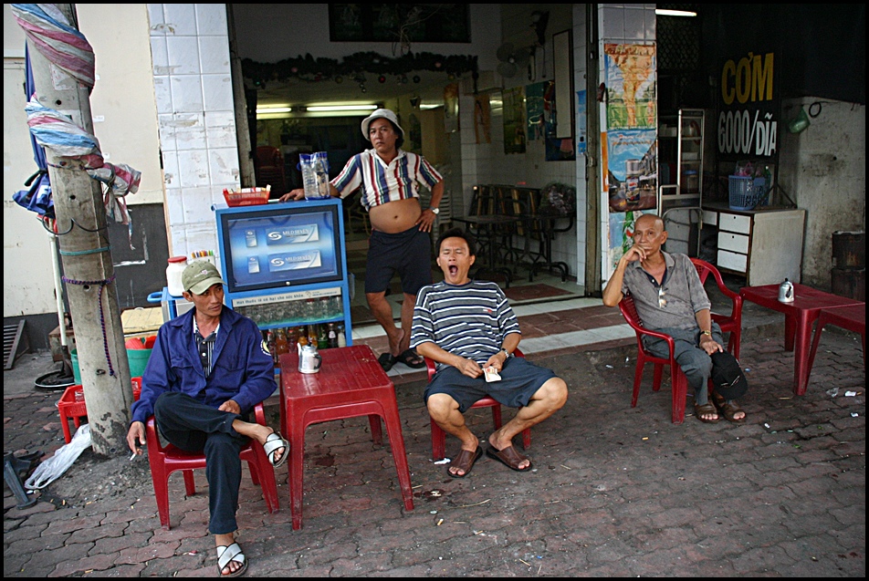 Fortunately nowadays it's rather peaceful in Saigon, manchmal schon stink langweilig!