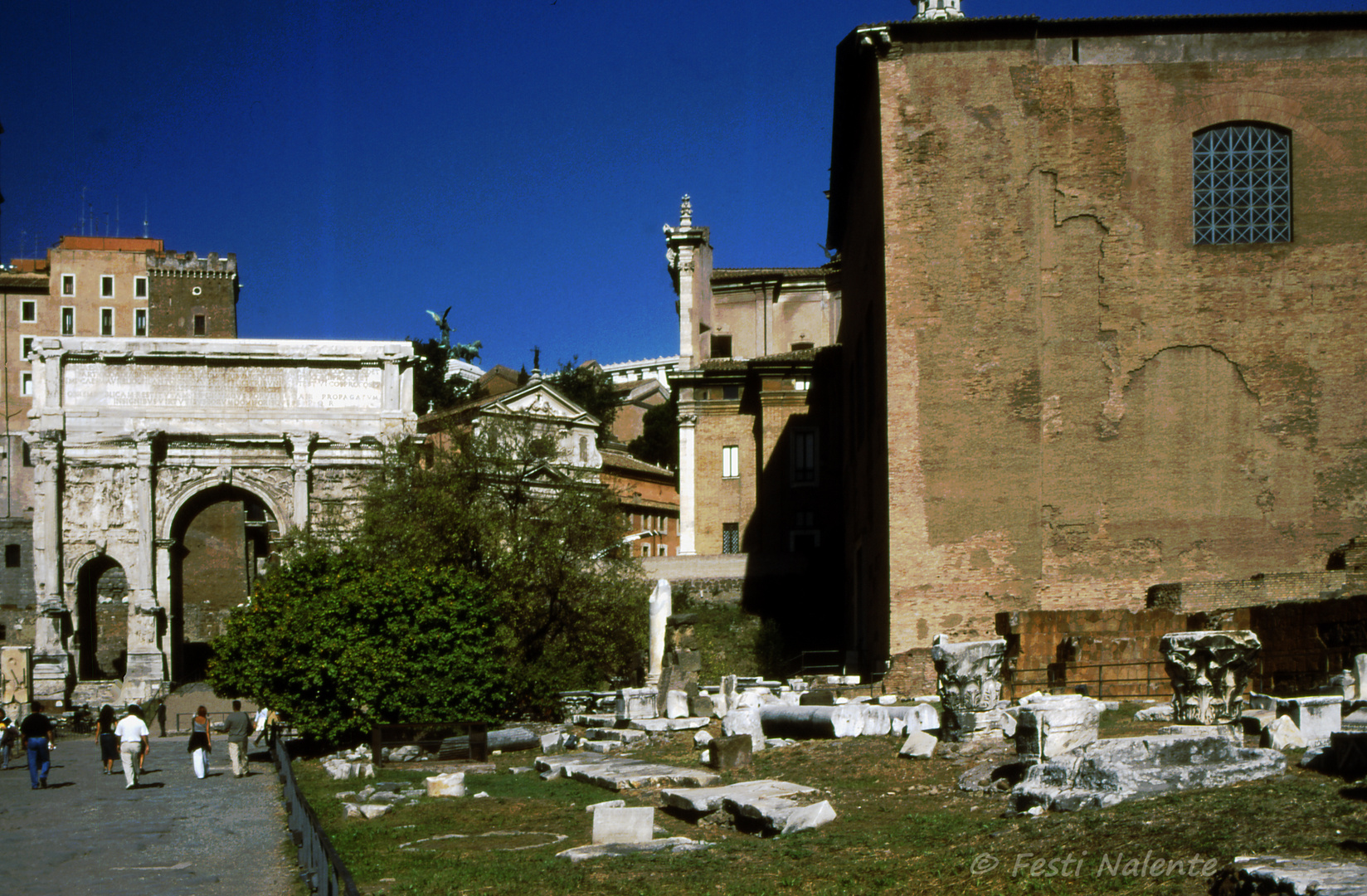 Forum mit Septimius-Severus-Bogen