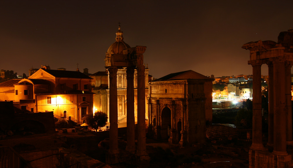 Forum Romanum bei Nacht