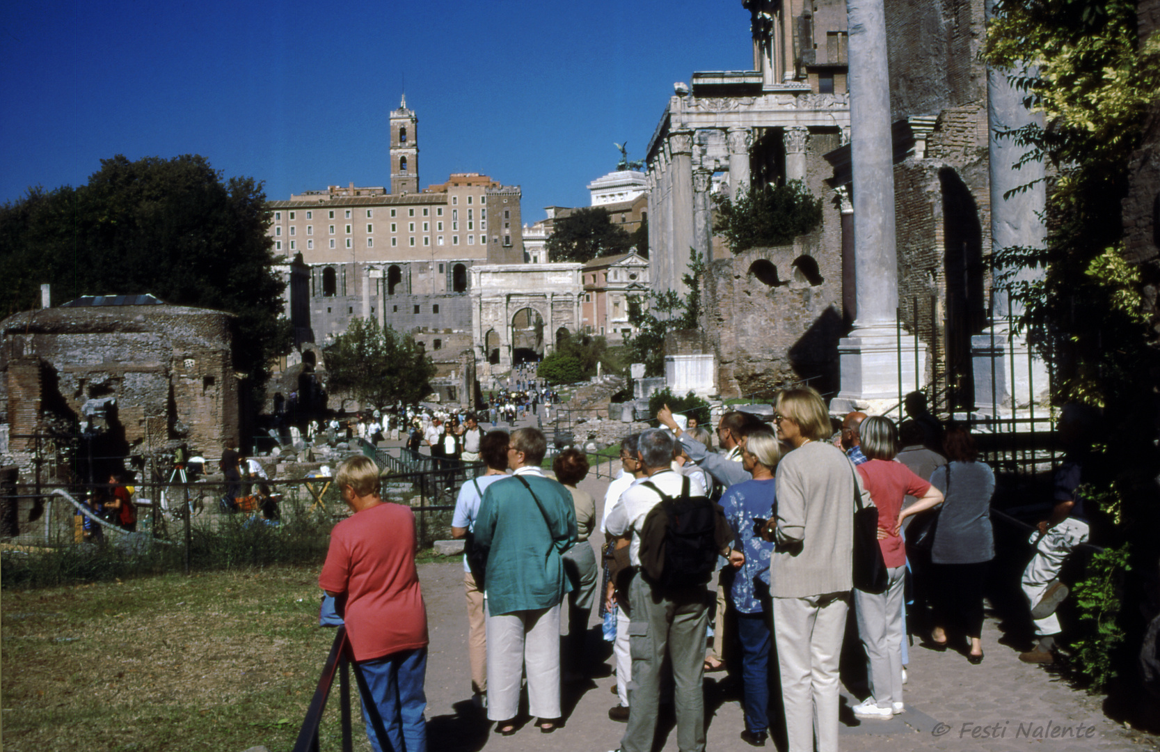 Forum Romanum (Blick vom Titusbogen auf das Kapitol)