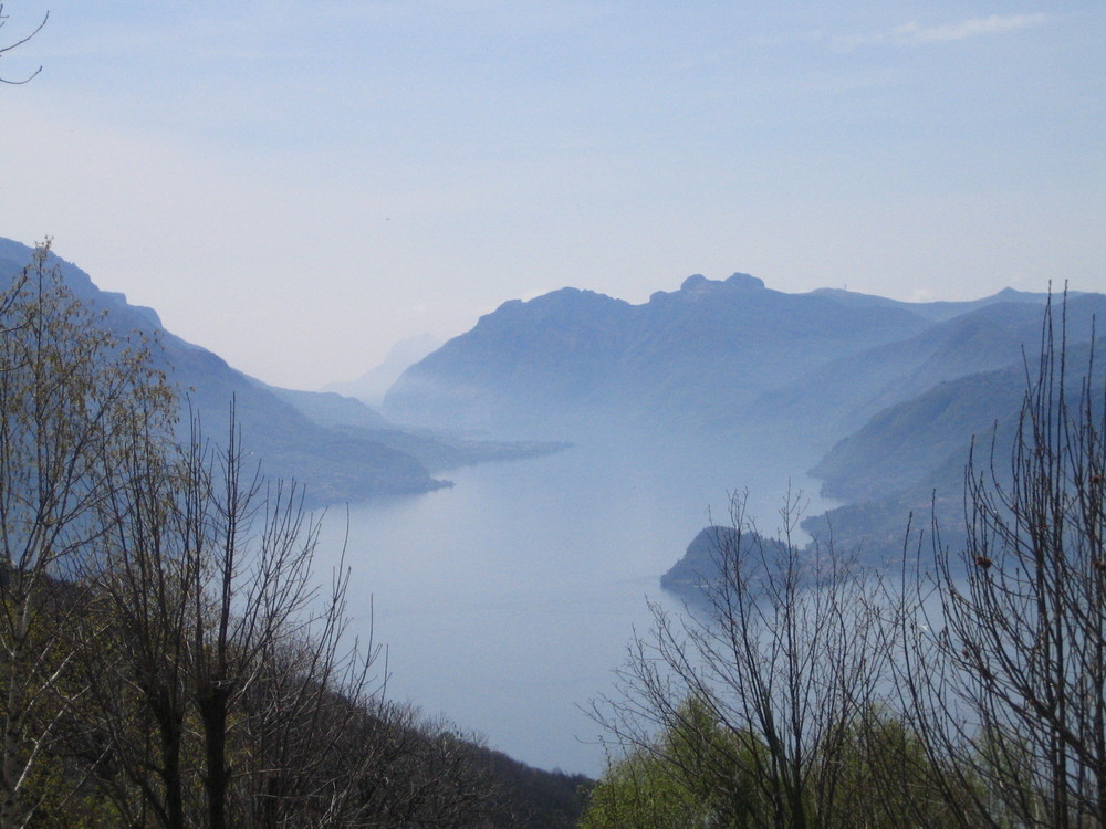 Foschia sul lago