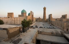 Foto 175 - Bukhara - Mir-i Arab Madrasah and Great Minaret of the Kalon
