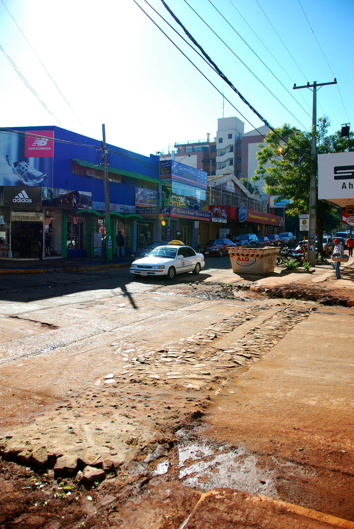 Foto 247 - Encarnation - Road Maintenance Paraguay Style