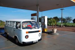 Foto - 285 - VW Van at a Petrol station somewhere between Foz do Iguaçu and Curitiba