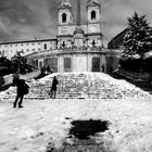 Foto ricordo della scalinata innevata