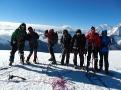 Foto ricordo in cima al Pisco, 4752 metri, la più alta cima da noi raggiunta.