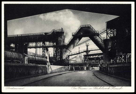 Foto von antiker Postkarte (Stahlwerk Hoesch um 1900) -01-