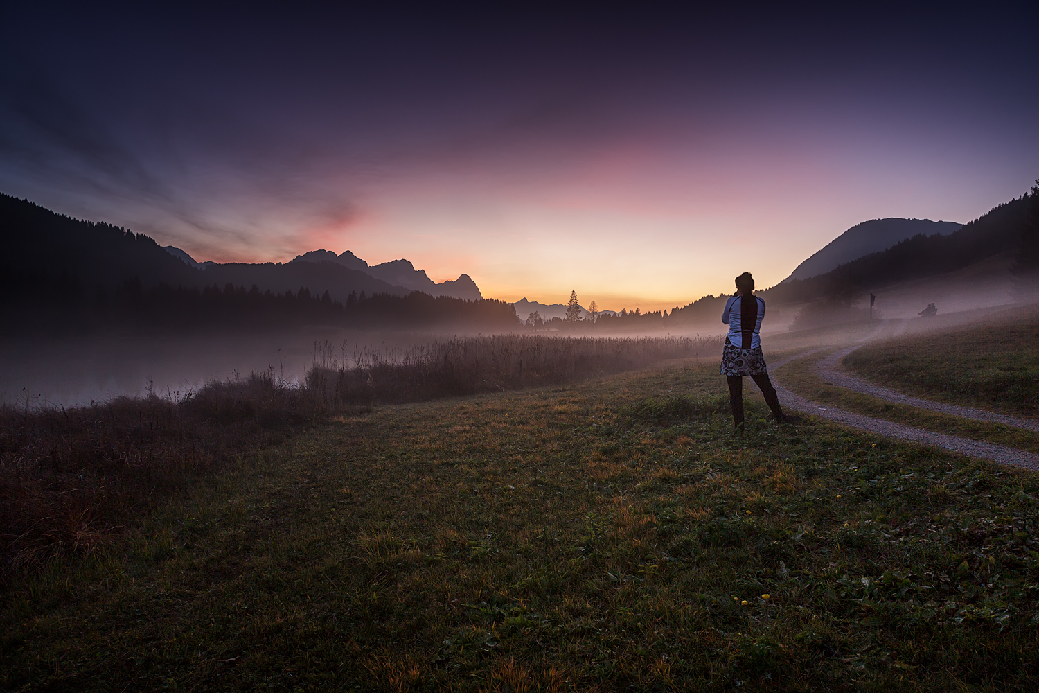 fotogräfin im abendlicht