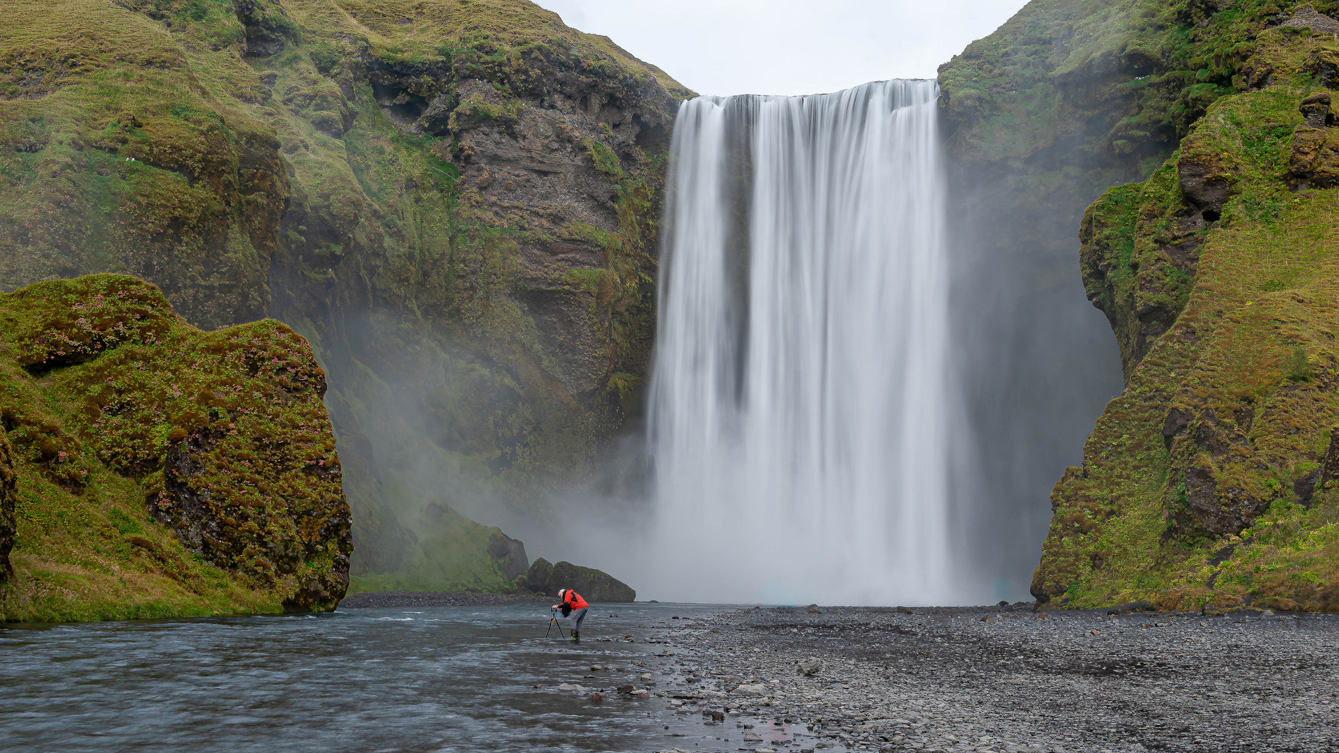 Fotograf am Skogafoss