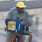 Fotograf in Aktion vor dem Capitol in Havanna / Kuba