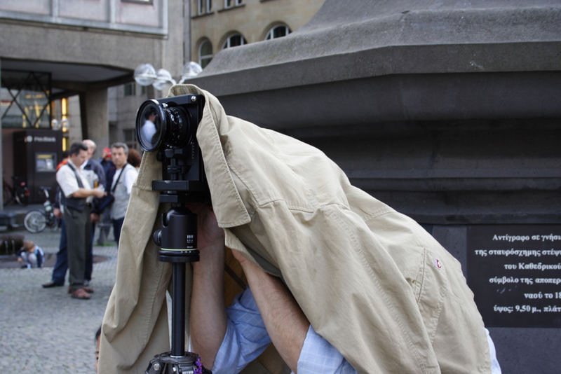 Fotograf mit Shift-Kamera