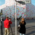 FOTOGRAFEN ÜBER DIE SCHULTER GESCHAUT